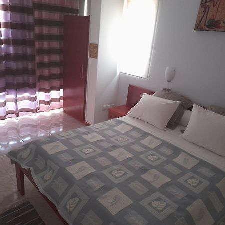 Yria Residencial Bed & Breakfast Porto Novo Cameră foto