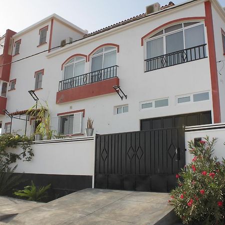 Yria Residencial Bed & Breakfast Porto Novo Exterior foto