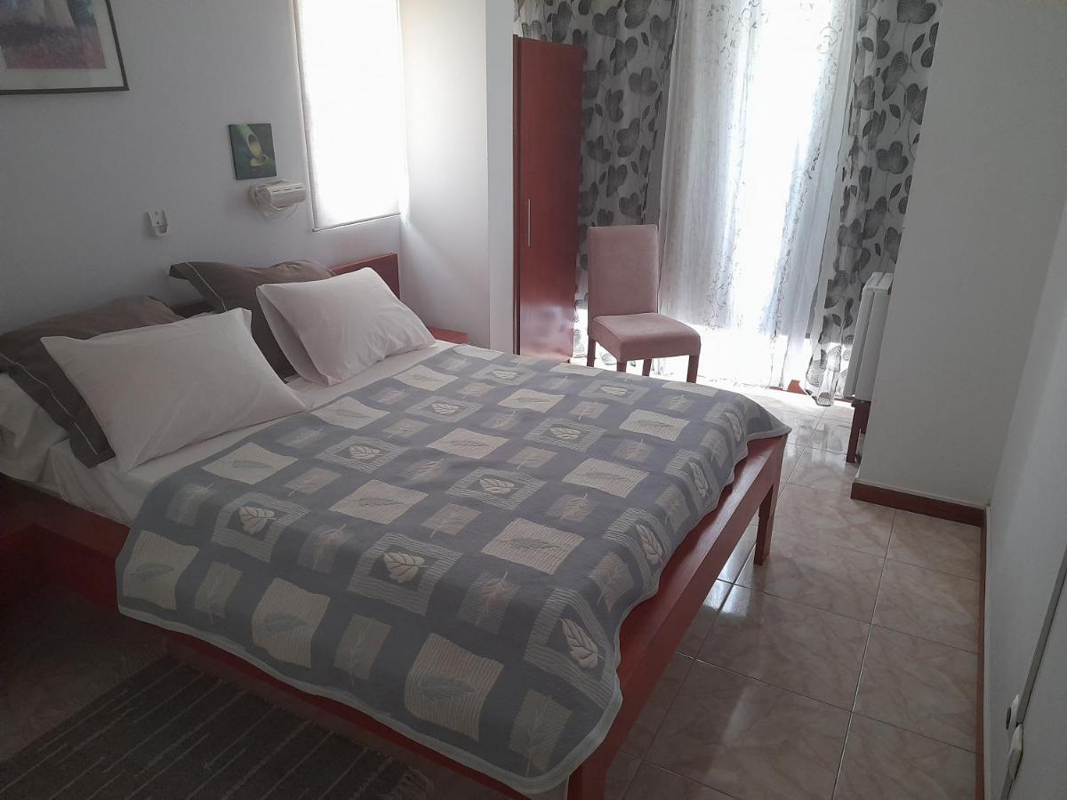 Yria Residencial Bed & Breakfast Porto Novo Cameră foto