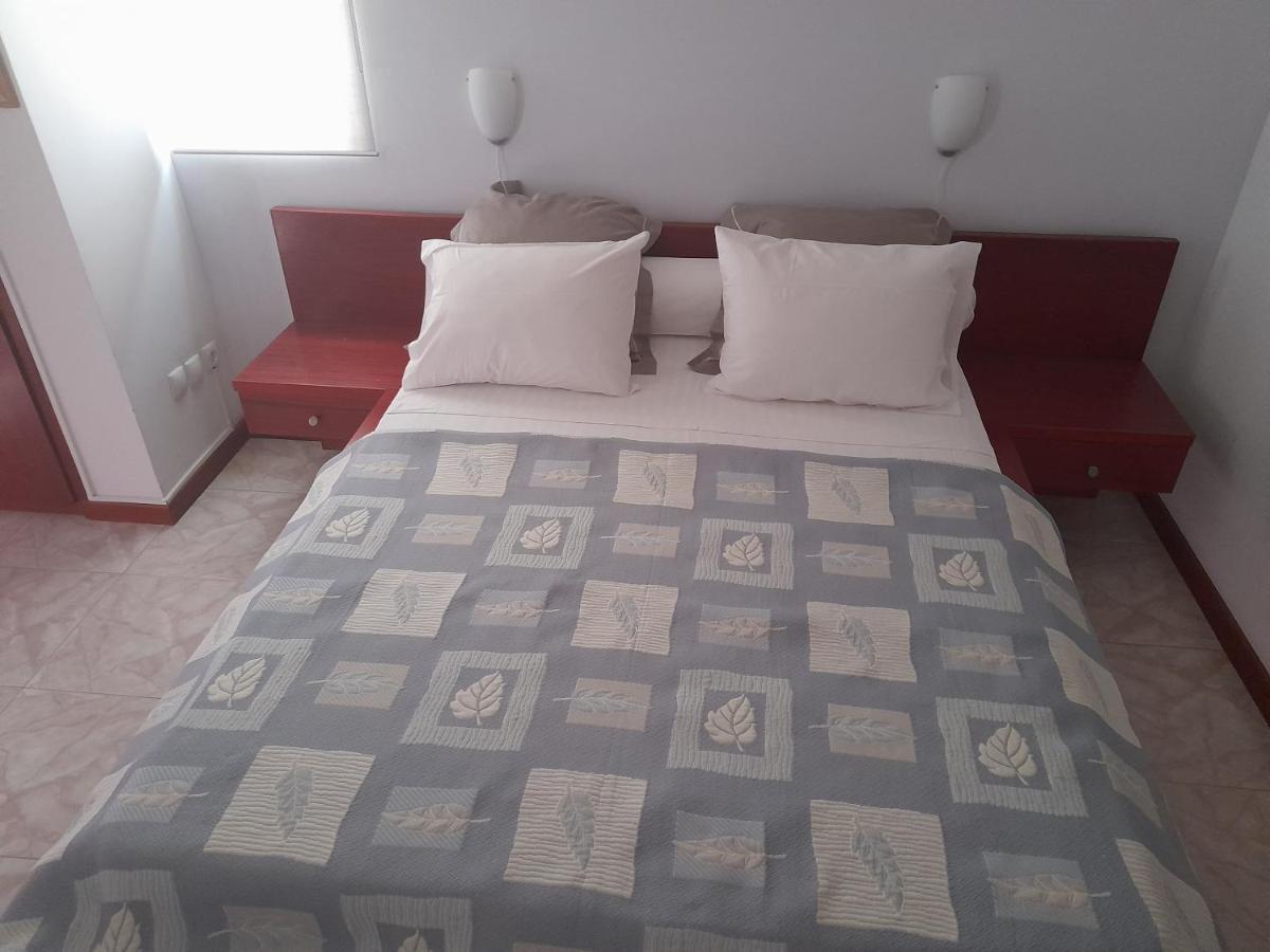 Yria Residencial Bed & Breakfast Porto Novo Cameră foto