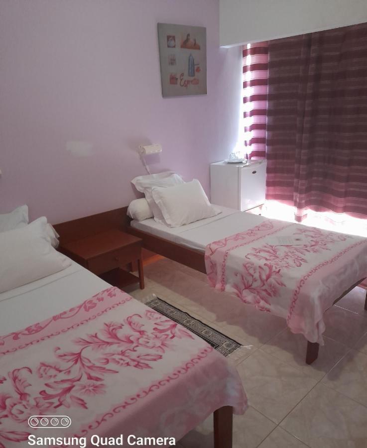 Yria Residencial Bed & Breakfast Porto Novo Cameră foto