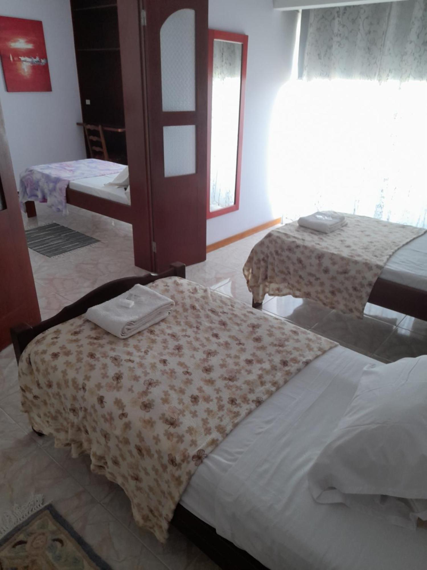 Yria Residencial Bed & Breakfast Porto Novo Cameră foto