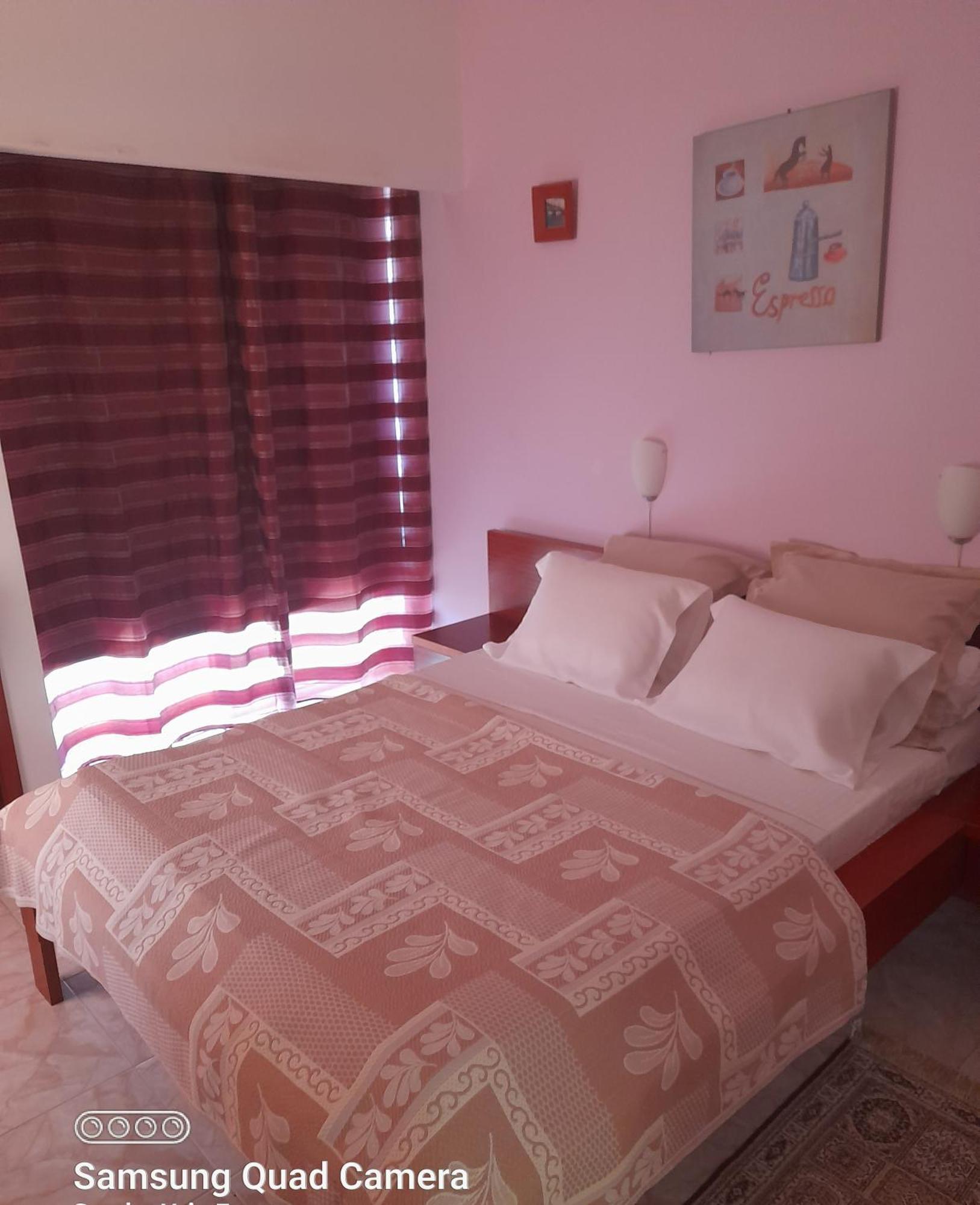 Yria Residencial Bed & Breakfast Porto Novo Cameră foto