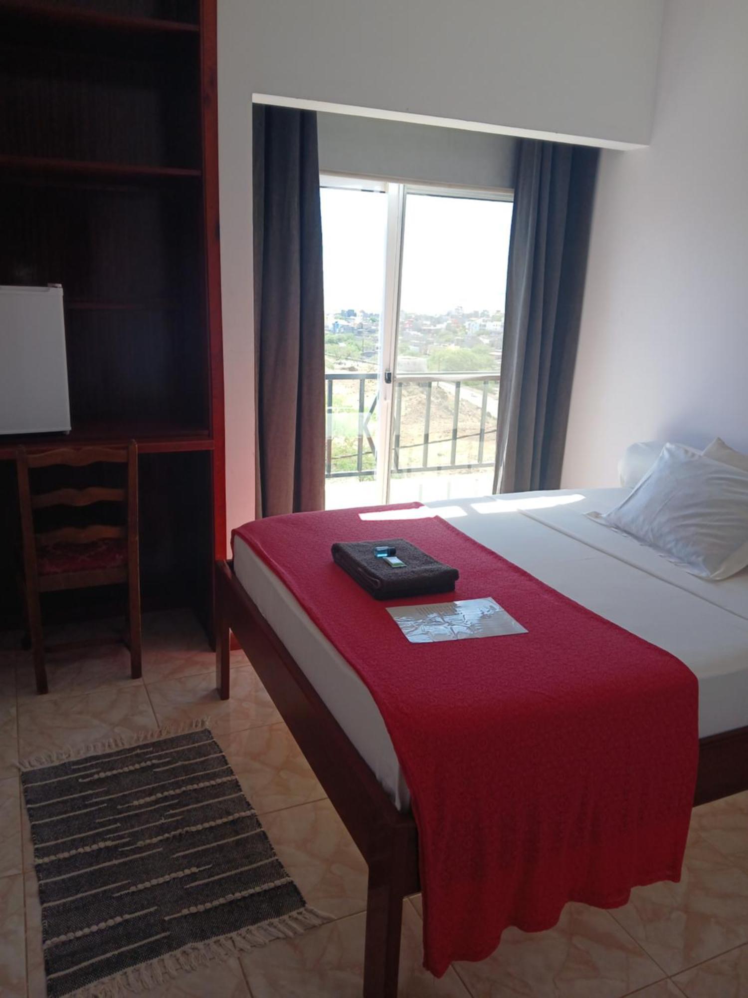 Yria Residencial Bed & Breakfast Porto Novo Exterior foto